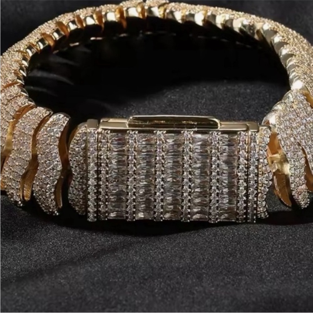 18k 8ct Bracelet - Picture 3 of 9